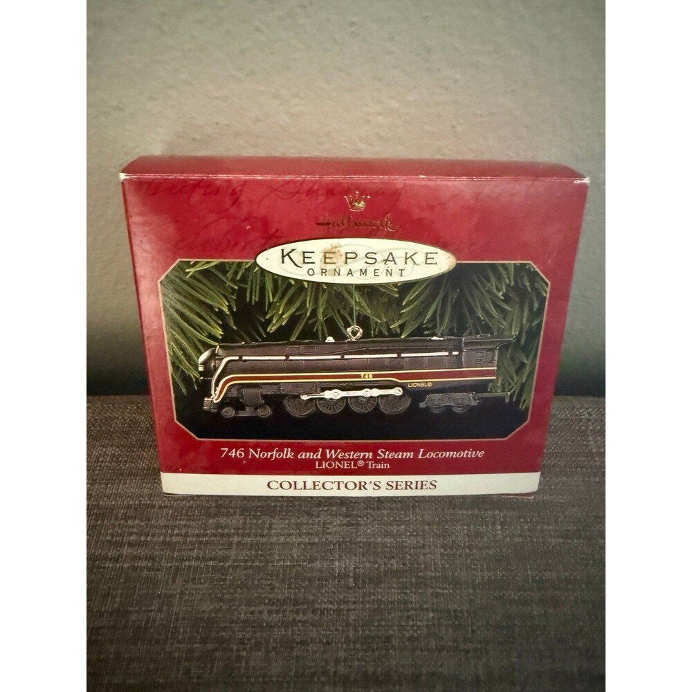 New 1999 Hallmark Keepsake Lionel 746 Norfolk & Western Steam Locomotive